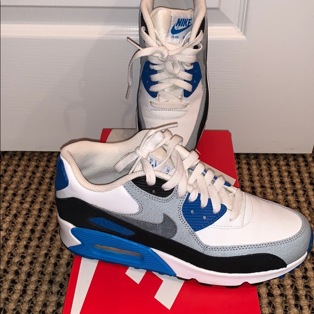 Boys shoes
